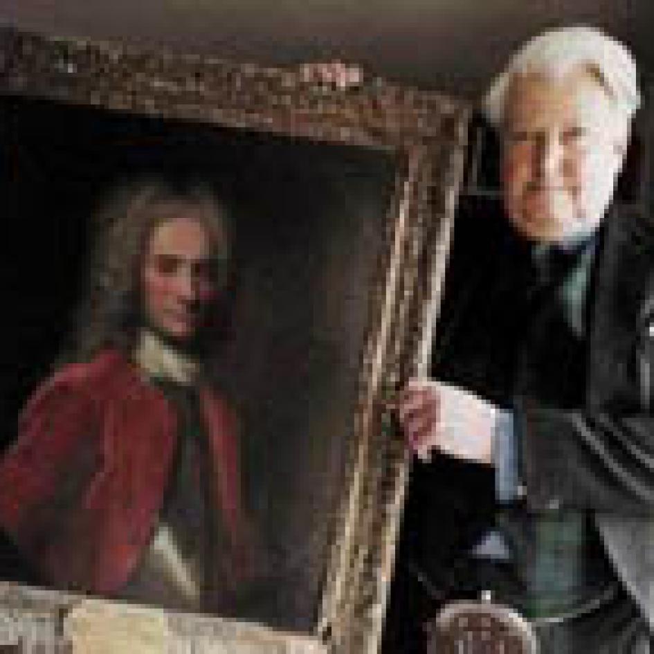 Alastair-Lorne-Campbell-of-Airds-with-Portrait-of-John-Campbell-2nd-Duke-of-Argyll-and-1st-Duke-of-Greenwich.jpg
