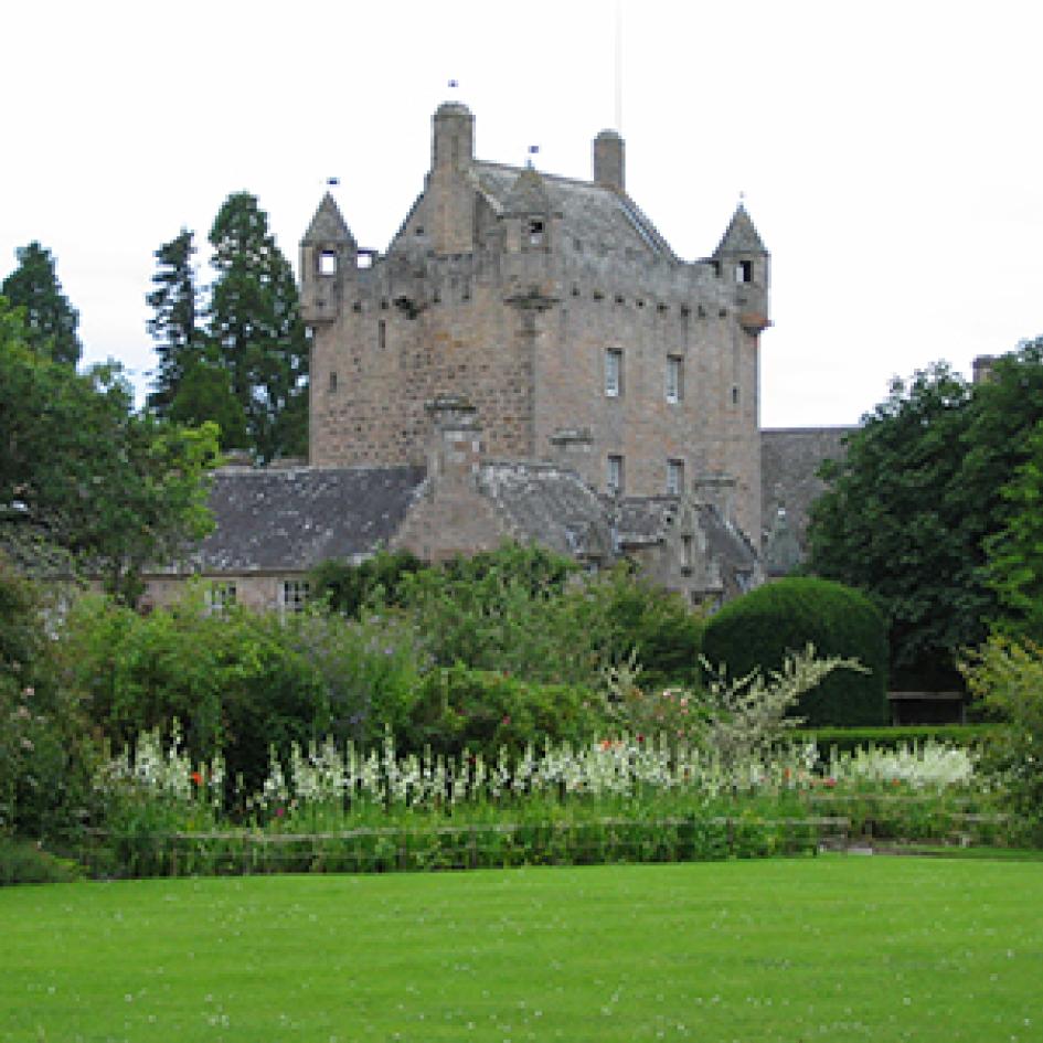 Cawdor-Castle-Clan-Campbell-Castles-4.jpg